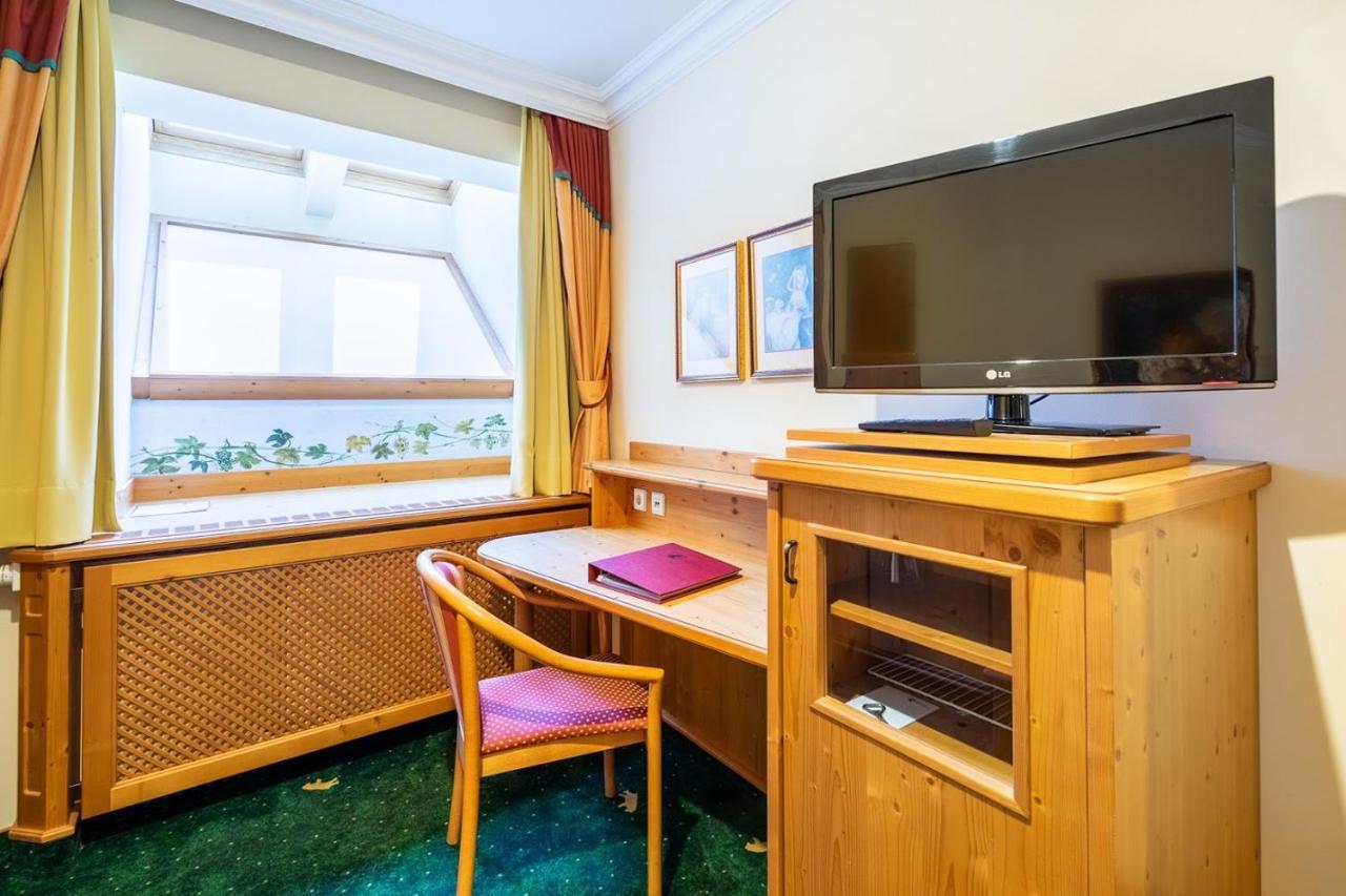 Hotel Zum Schwarzen Baeren Emmersdorf an der Donau Zewnętrze zdjęcie