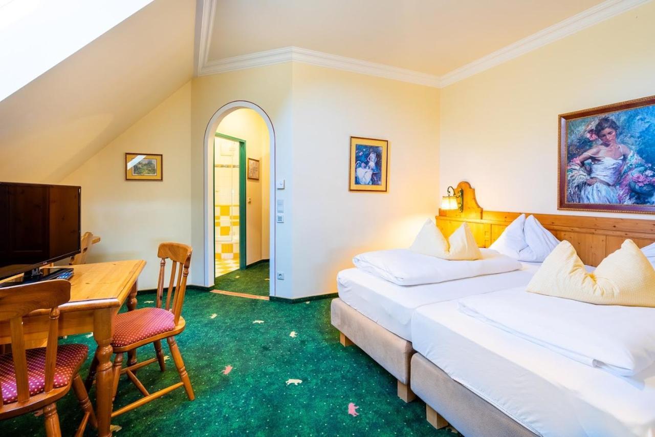 Hotel Zum Schwarzen Baeren Emmersdorf an der Donau Zewnętrze zdjęcie